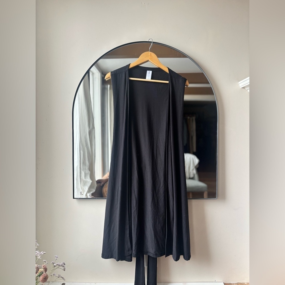 SMASH & TESS | sleeveless black cardigan | size s/m